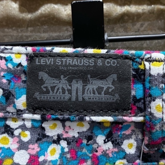 LEVI’S Floral Girl’s “The Knit Jean” - Picture 9 of 15